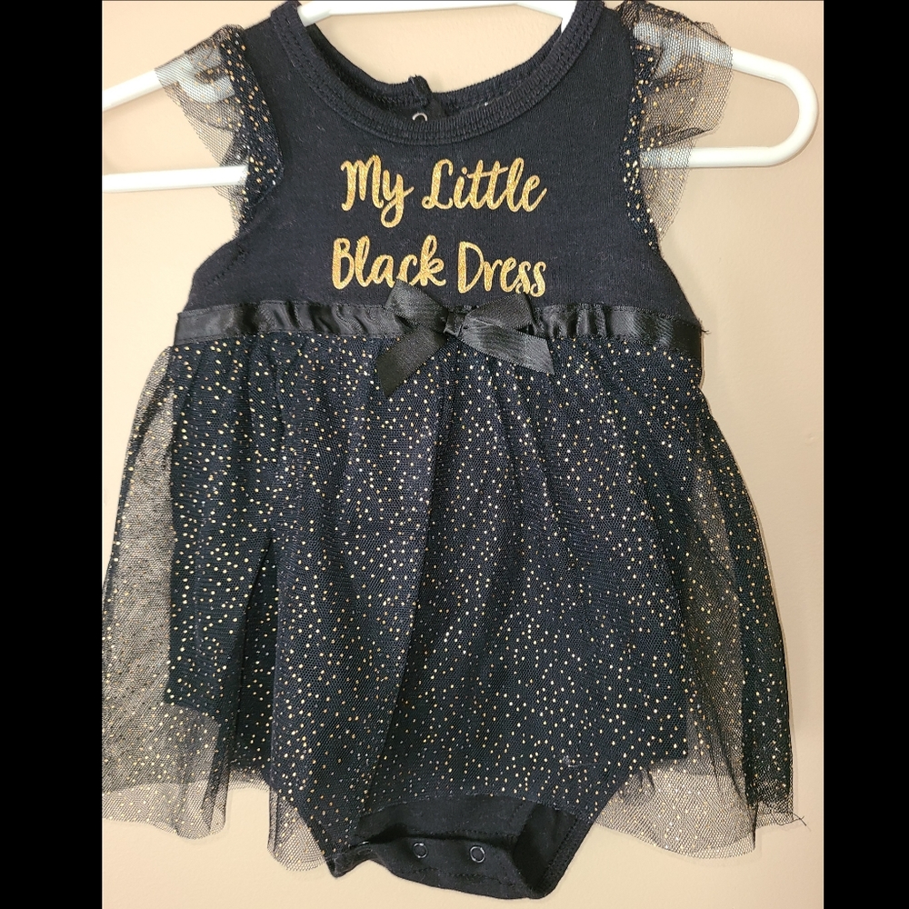 ⭐️ My Little Black Dress ⭐️ 6-9 months - perfect for Christmas / New Years !